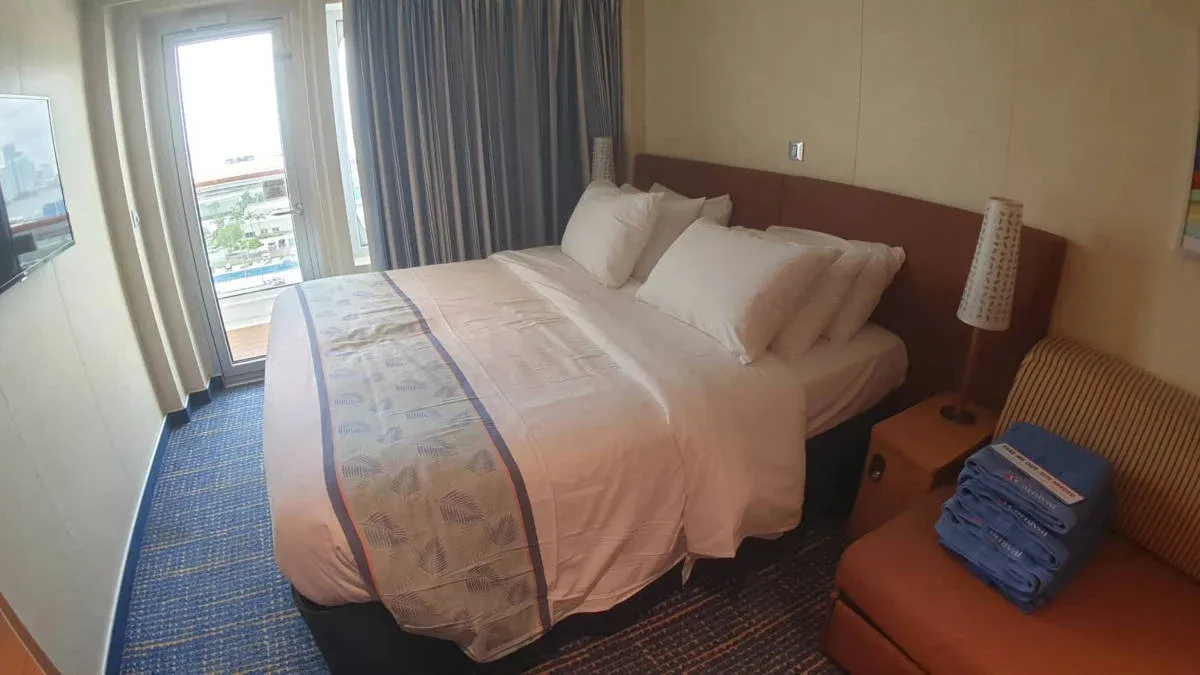 Passengers Sue Carnival Over Alleged Bedbugs Aboard Carnival Horizon