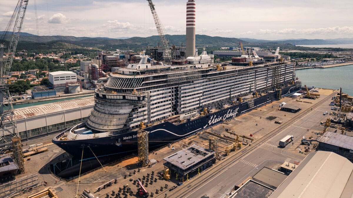 TUI Cruises Names Jan Rautawaara Captain of Mein Schiff Flow