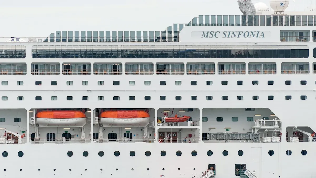 MSC Sinfonia Docks 10 Hours Late in Santos After Rough Seas