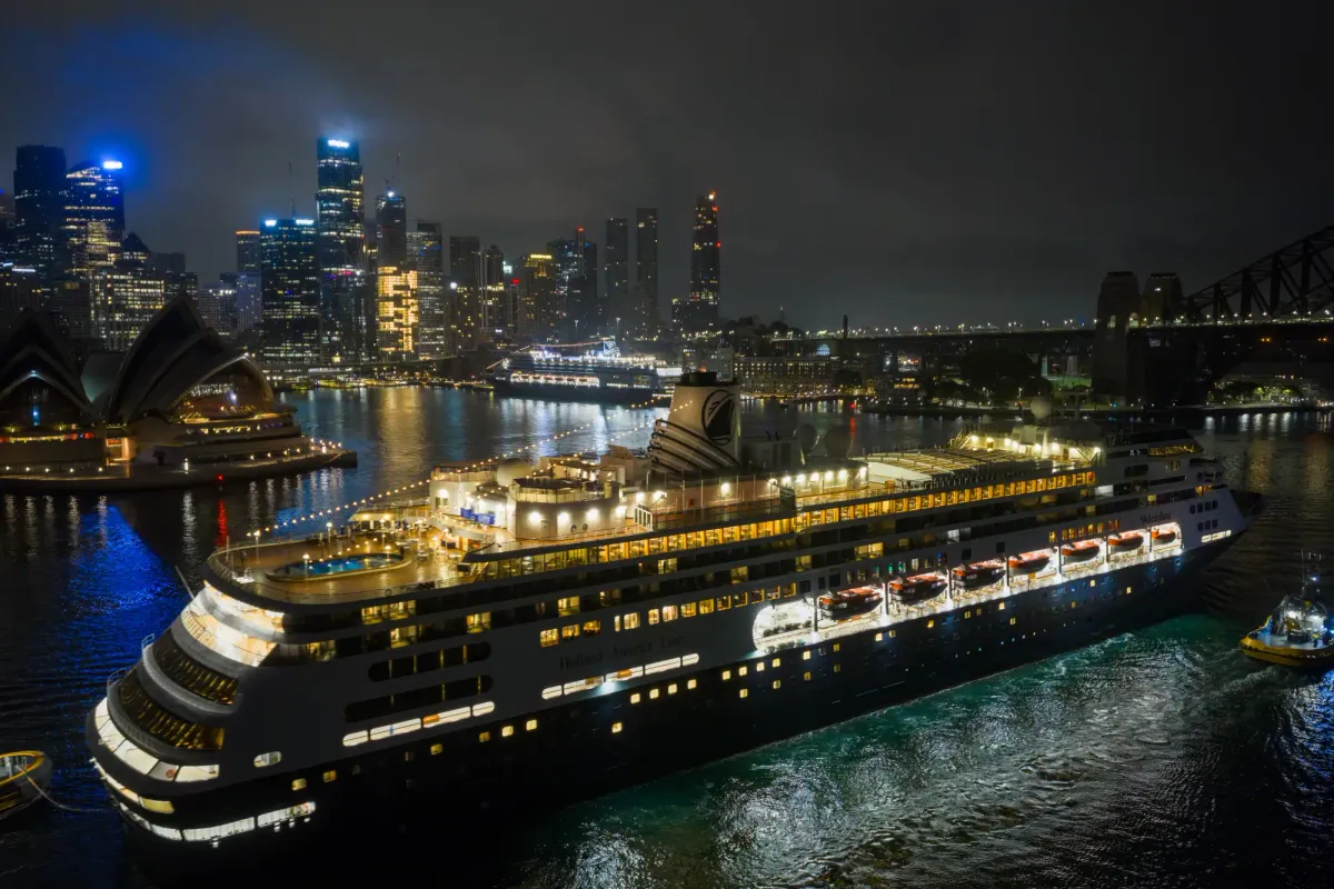 Zaandam and Volendam Unite Grand Voyage Guests for Sydney Chocolate Tea