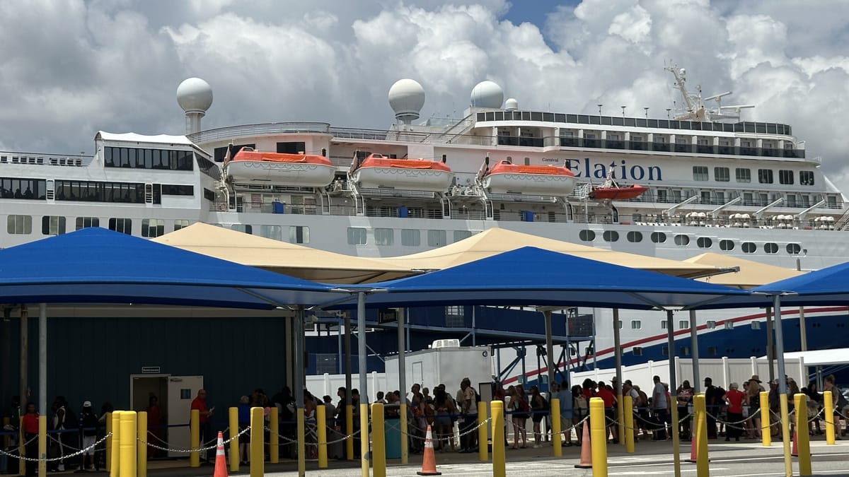 Carnival Opens 2026 Fun-ternship Applications for 100+ Teens