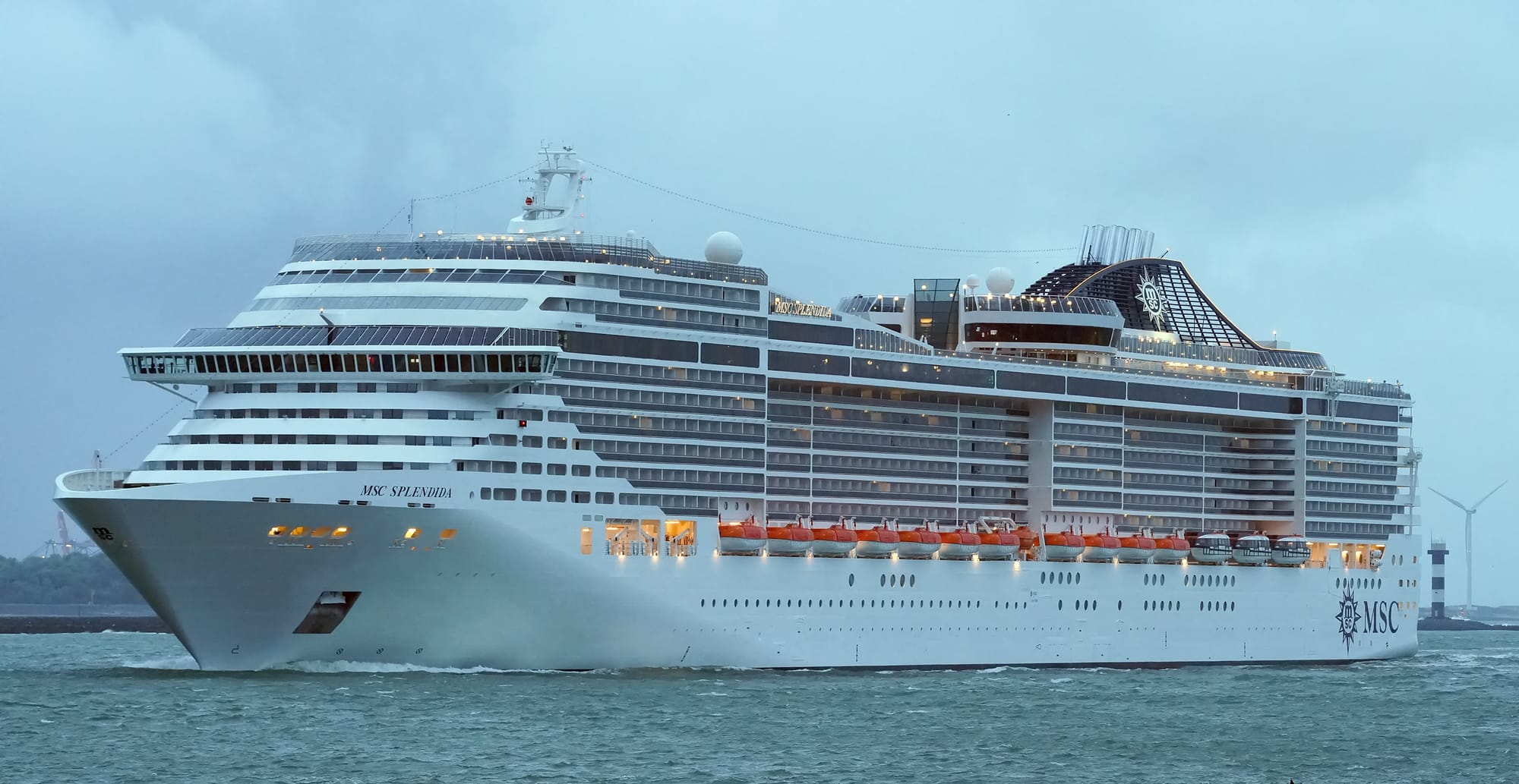MSC Splendida Rescues 19 Migrants in Rough Seas Off Mallorca