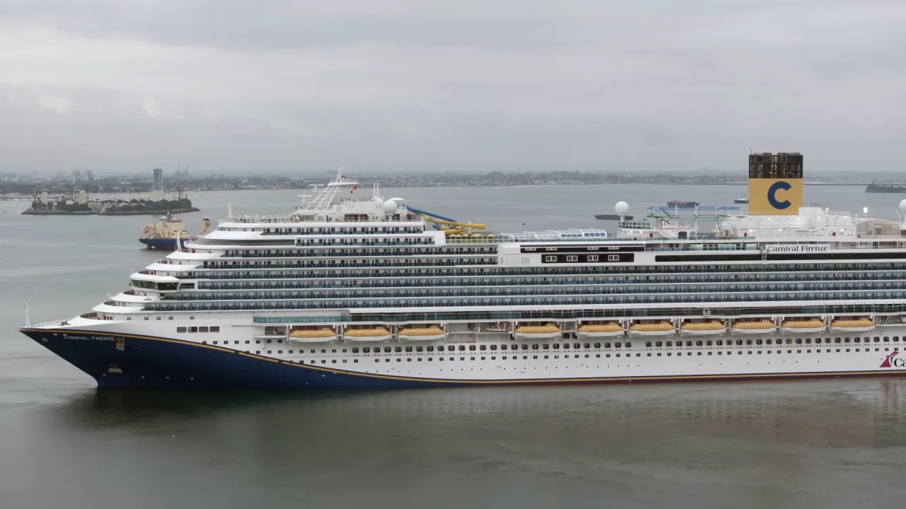 Carnival Firenze to Sail From New York in 2027, Replacing Venezia