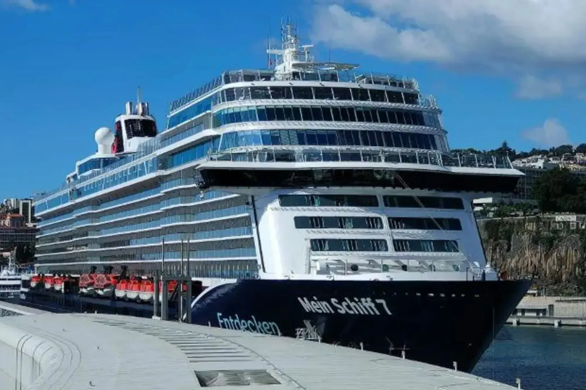 Toddler Taken to Hospital After Fall on Mein Schiff 7 in Madeira