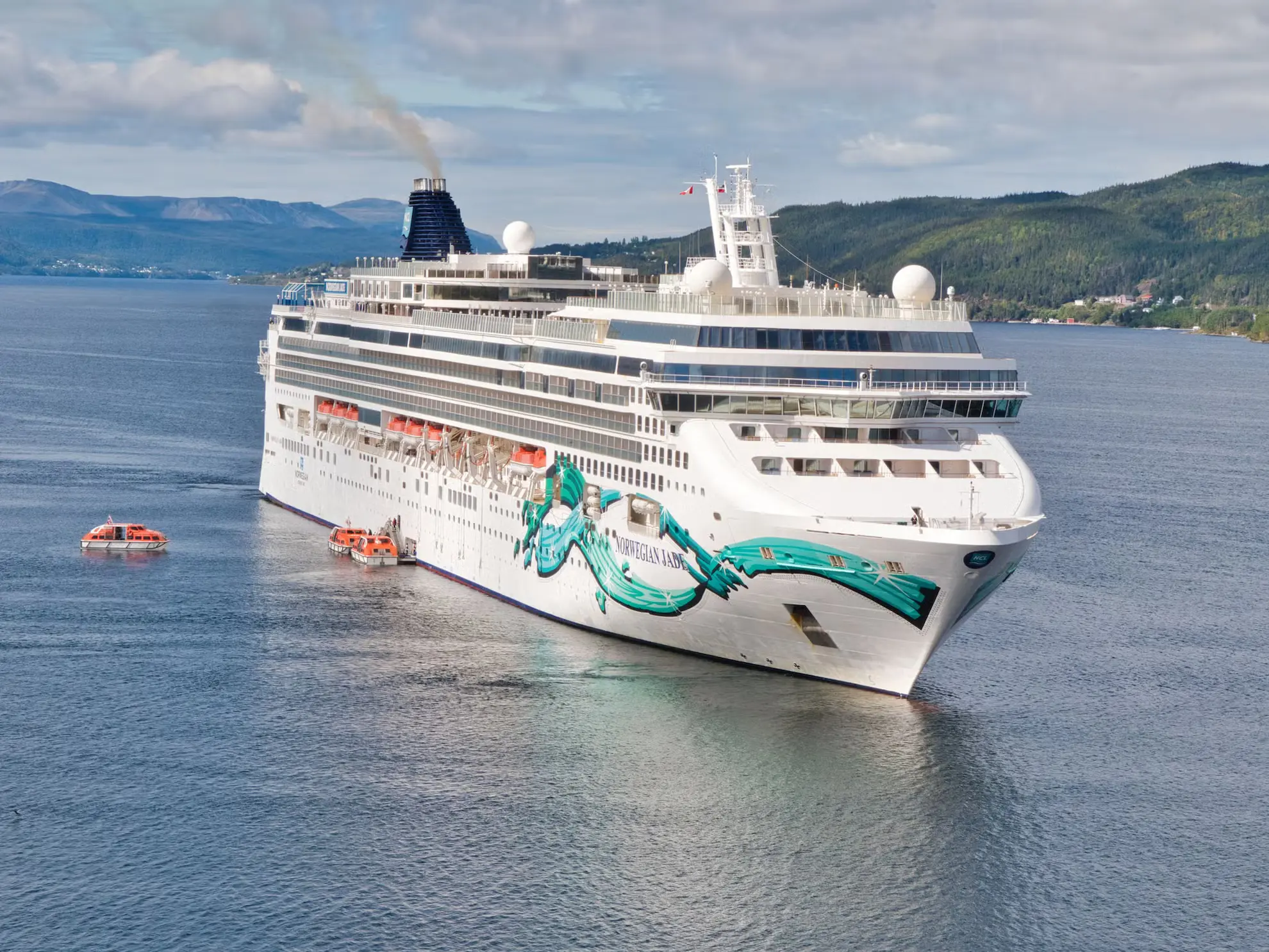 Norwegian Jade and Gem Return With New Vibe Beach Clubs