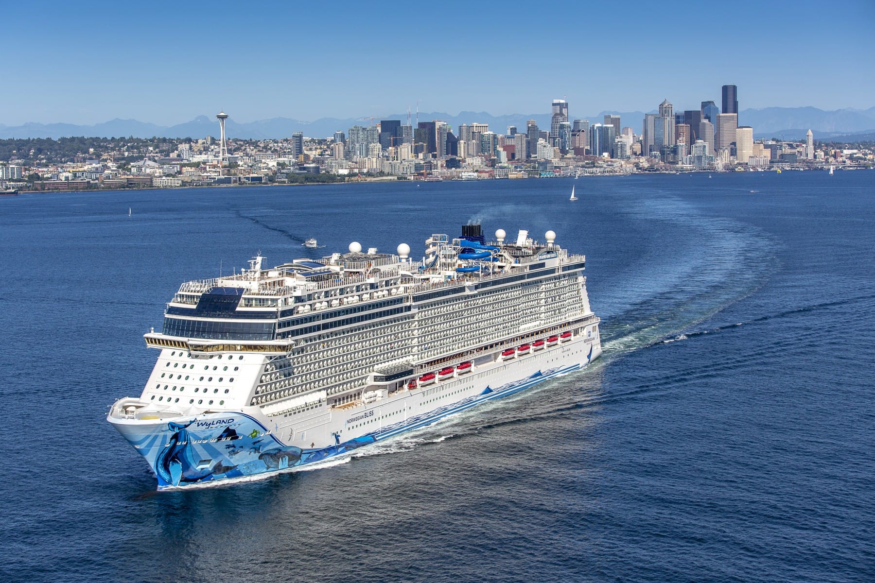 NCLH Extends Seattle Homeport Lease Through 2035