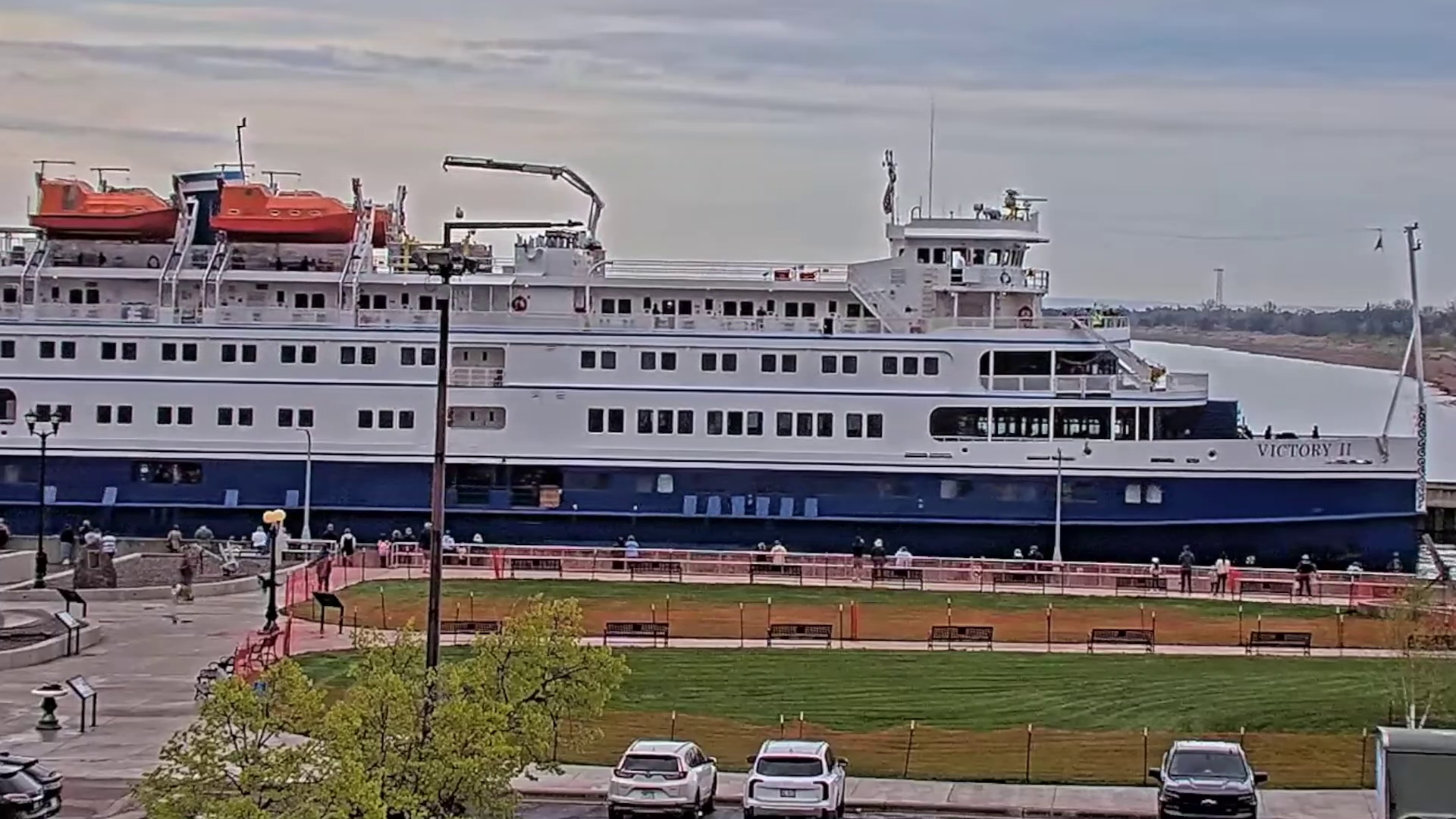 Victory II Opens Duluth Summer Cruise Season