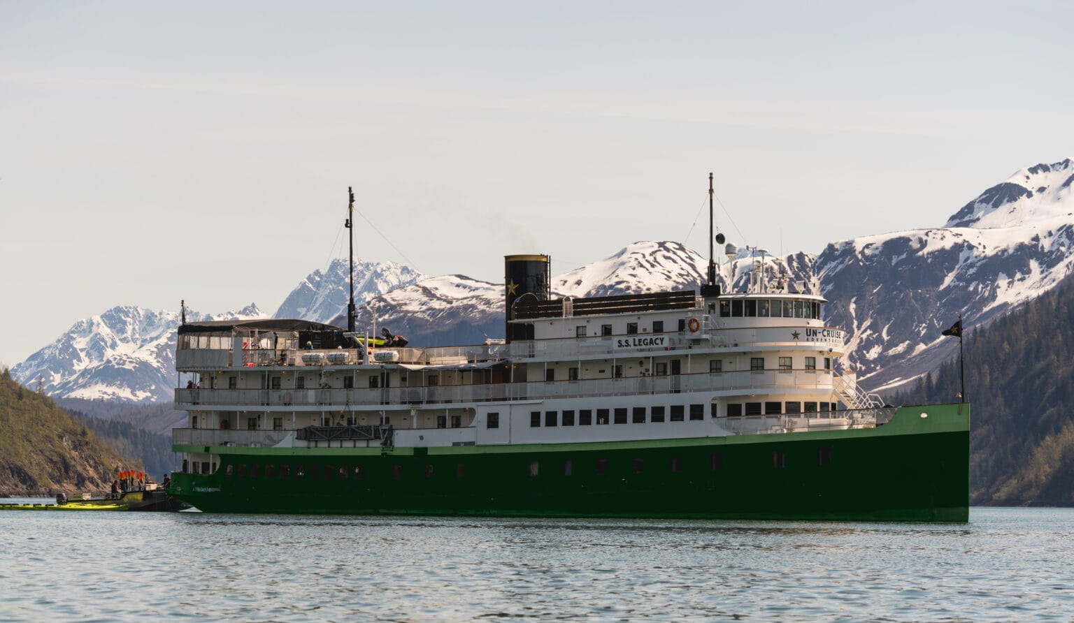 UnCruise Ship Tows Skiff That Ran Out of Fuel in Southeast Alaska