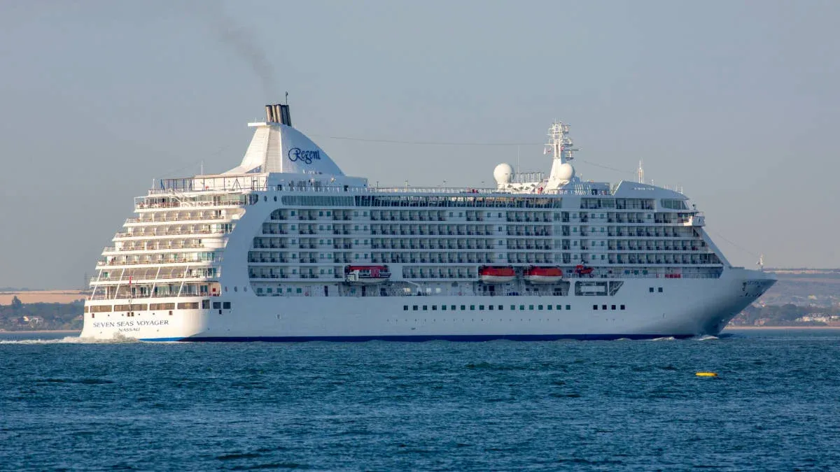 Passenger Dies Aboard Seven Seas Voyager, Taken Ashore in Ireland