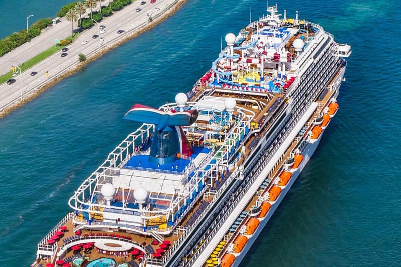Carnival Expands New Dining Menus to Six More Ships in 2026