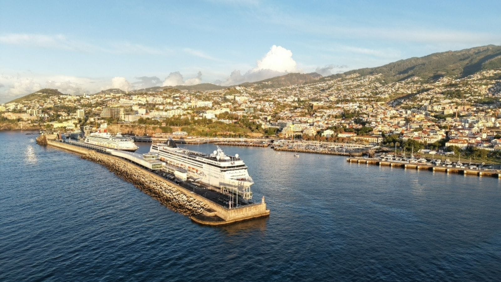 Madeira Forecasts Record 820,000 Cruise Passengers in 2026