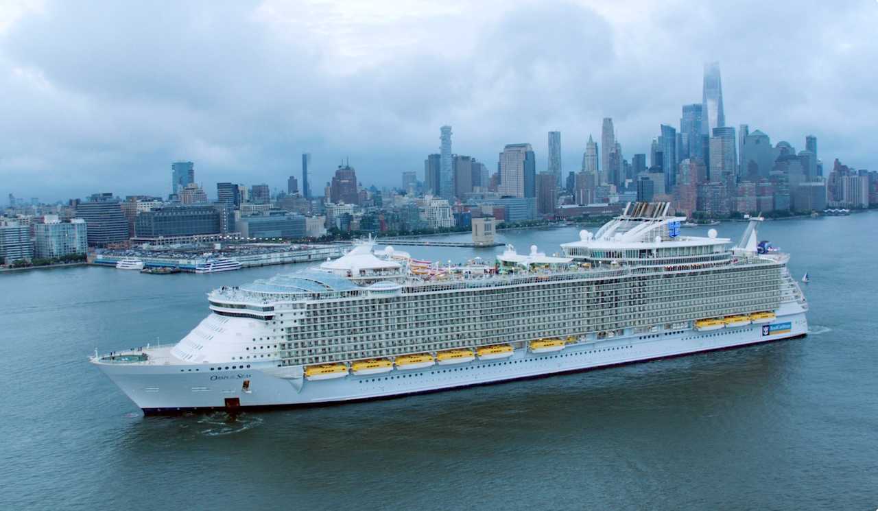 Royal Caribbean Reimburses Oasis Guests After Storm Delay