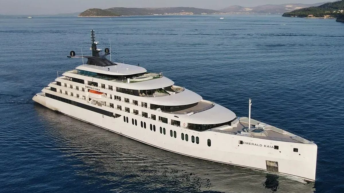 Emerald Kaia Begins Mediterranean Service as Brand’s Largest Yacht