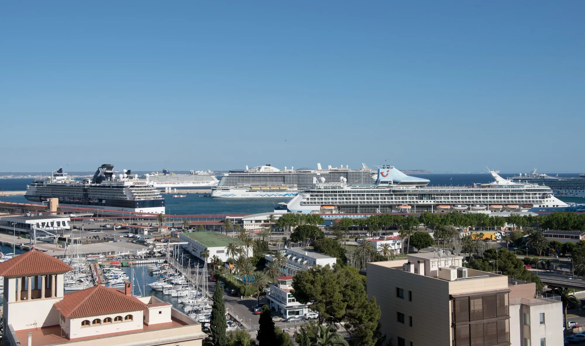 Palma Lowers Peak-Summer Cruise Passenger Threshold to 7,500