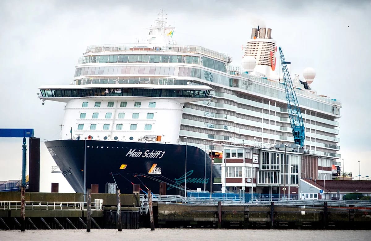 Mein Schiff 3 Returns to Bremerhaven After Container Ship Collision