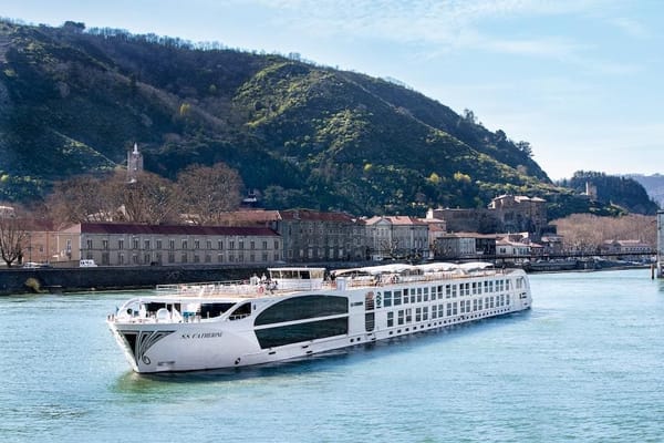 Uniworld Launches Women-Only Cruise with Rachel Dratch in France