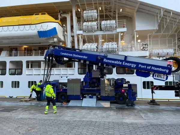 Hamburg Mandates Shore Power for Cruise Ships by 2027