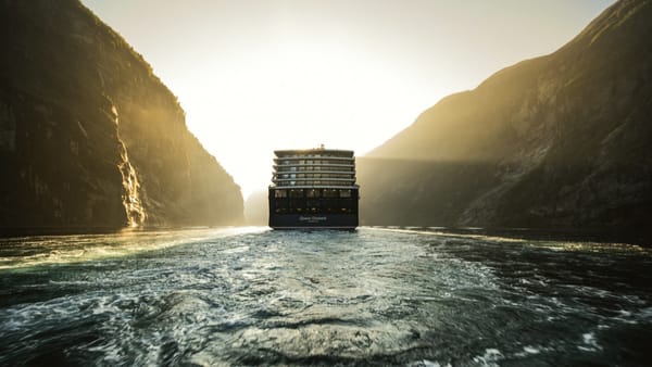 Cunard Offers Up to $600 Onboard Credit for 2026-27 Sailings