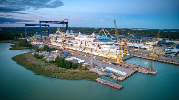 Meyer Turku Installs The Pearl on Royal Caribbean's Icon 4