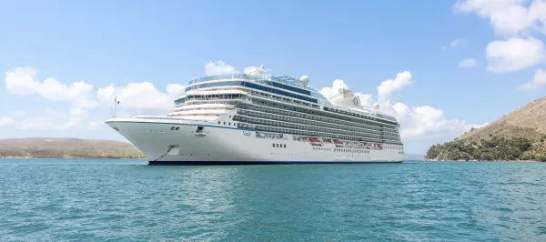 Oceania Cruises Sets Adults-Only Rule for New Bookings in 2026