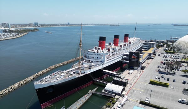 Queen Mary 2 Meets Original Queen Mary in Long Beach After 20 Years