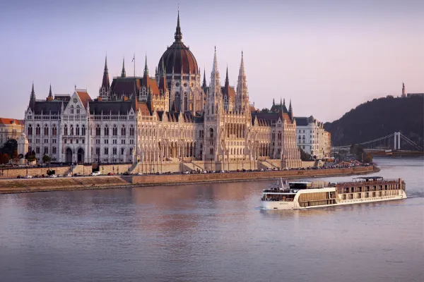 AmaWaterways Rolls Out Early-Booking Perks for 2026-27 Cruises