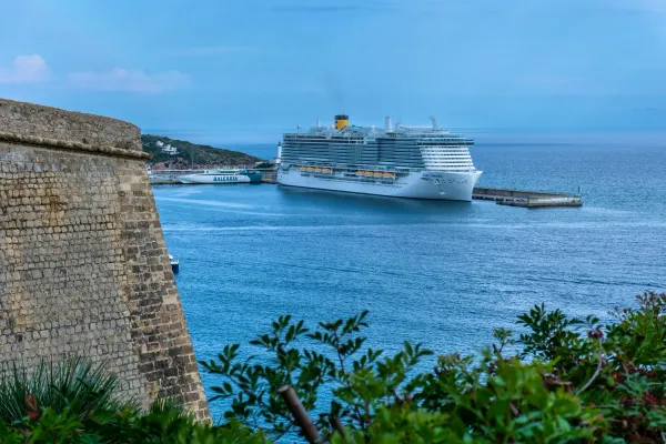 CDC Reports Gastrointestinal Outbreak on Oceania Insignia
