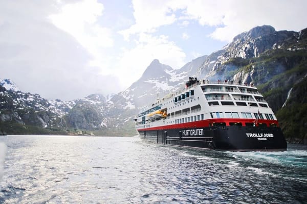 Hurtigruten Offers 10% Off 2027-28 Norway Coastal Sailings
