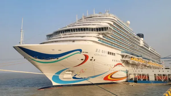 Adora Cruises Takes Crew on Shanghai Culture Tour