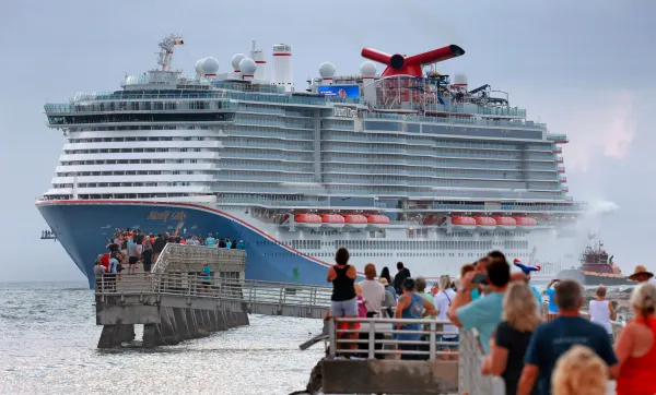 Wärtsilä Signs Eight-Year Deal for Carnival LNG Cruise Ships