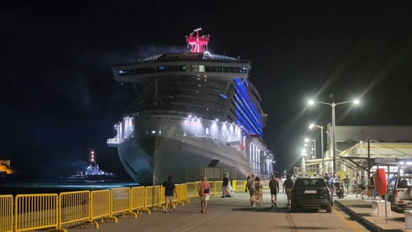 Scarlet Lady Collision Halts King of Rhodes Tourist Sailings