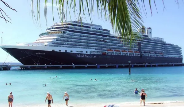 Holland America Returns to Acapulco After 17 Years with Eurodam